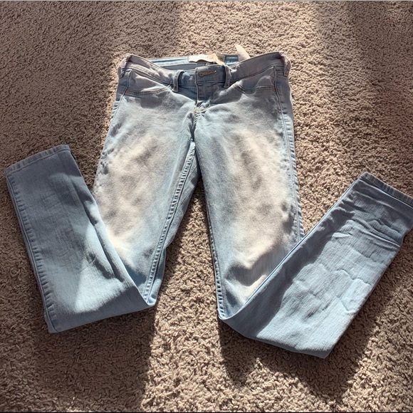 Light washed Hollister skinny jeggings, size 1L - Picture 2 of 9